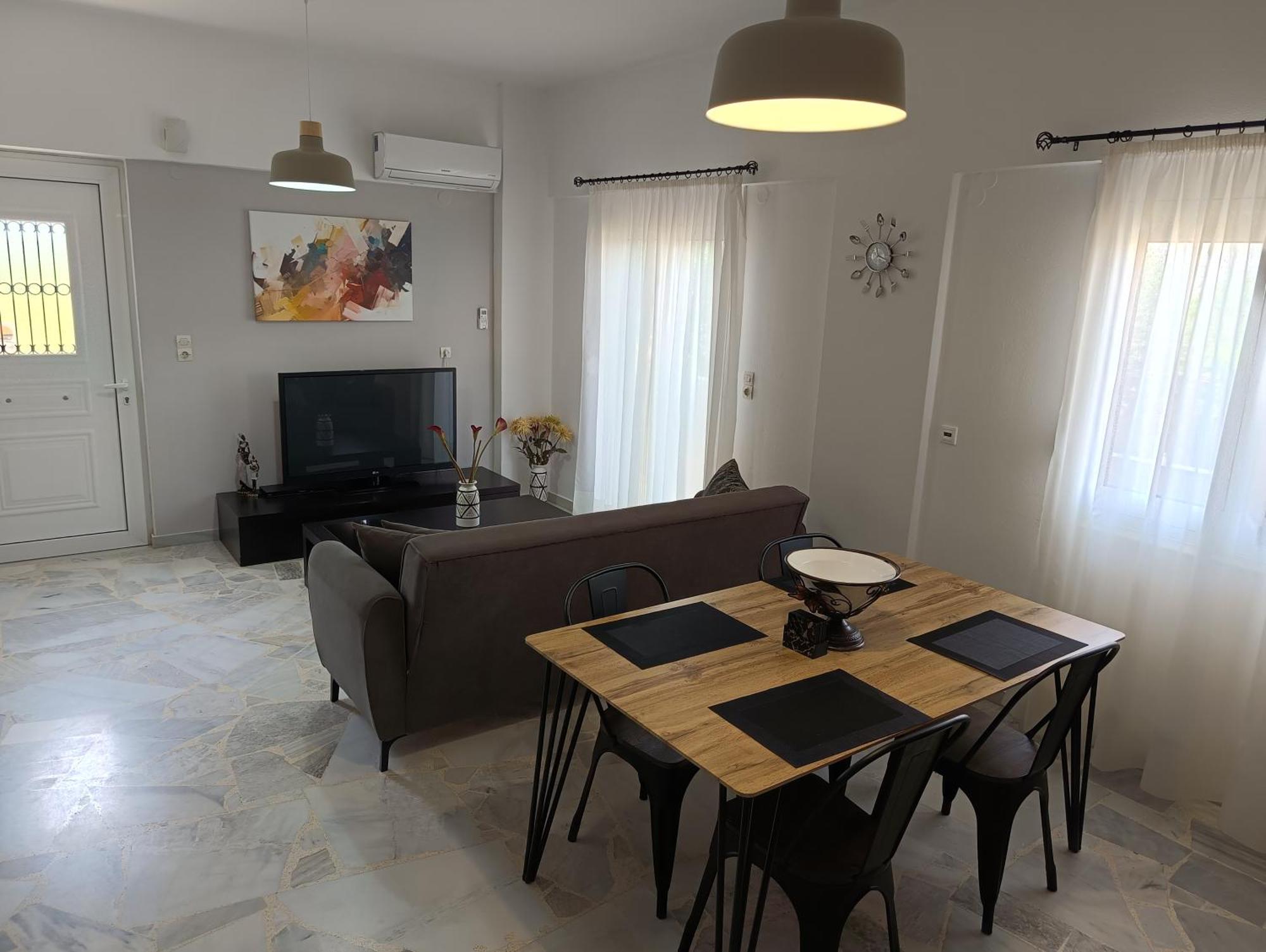 Ammourin House